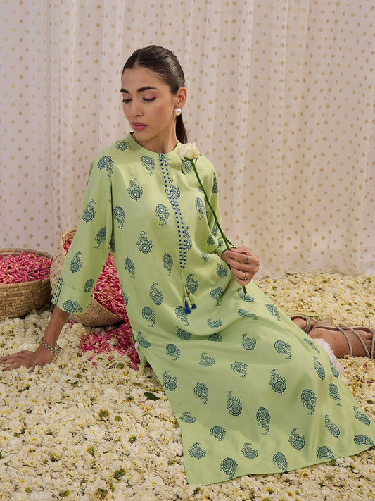 Dhiyona IE Green Floral Printed Mandarin Collar Straight Kurta