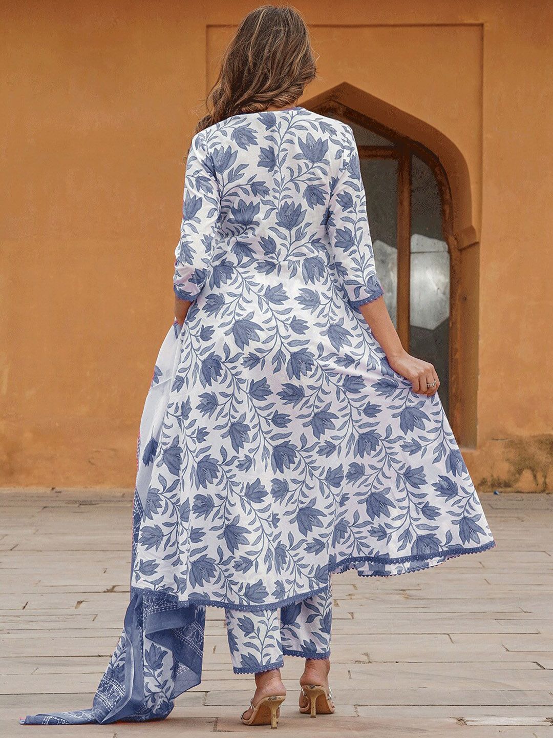 Dhiyona KL Floral Printed Pure Cotton Anarkali Kurta With Trousers & Dupatta