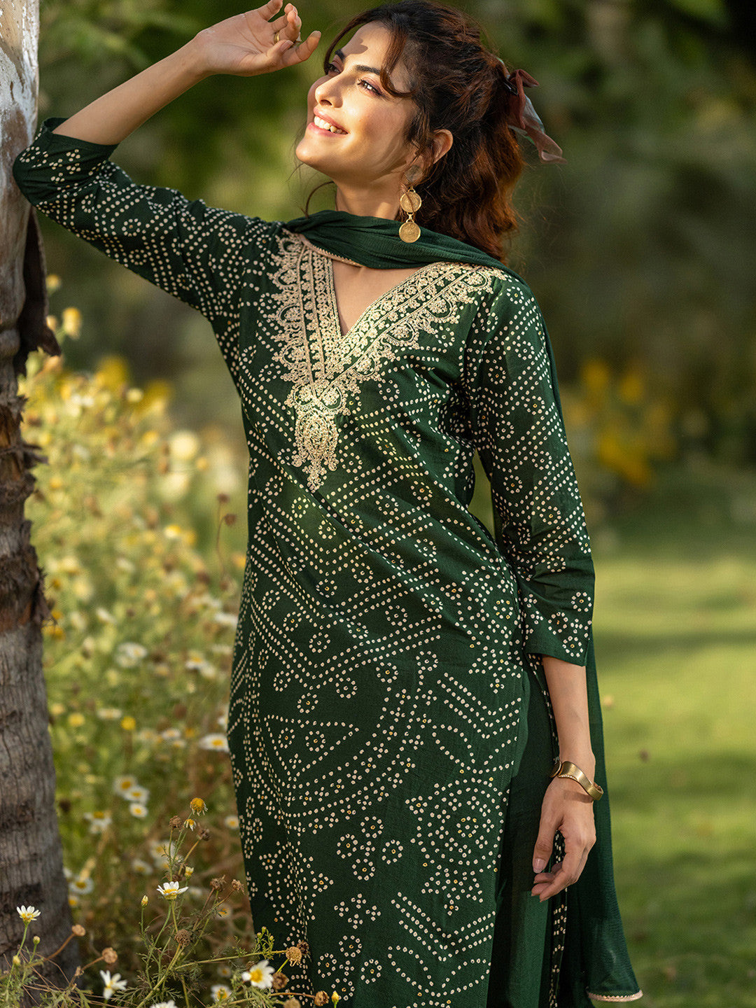 Bandhani Printed Thread Work Straight Kurta With Trousers & Dupatta