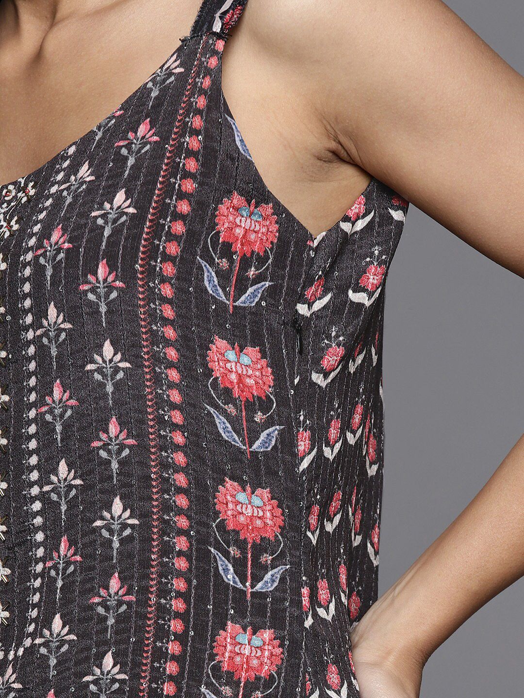 Dhiyona KL Floral Printed Sequinned Sleeveless Kurta with Sharara & Dupatta