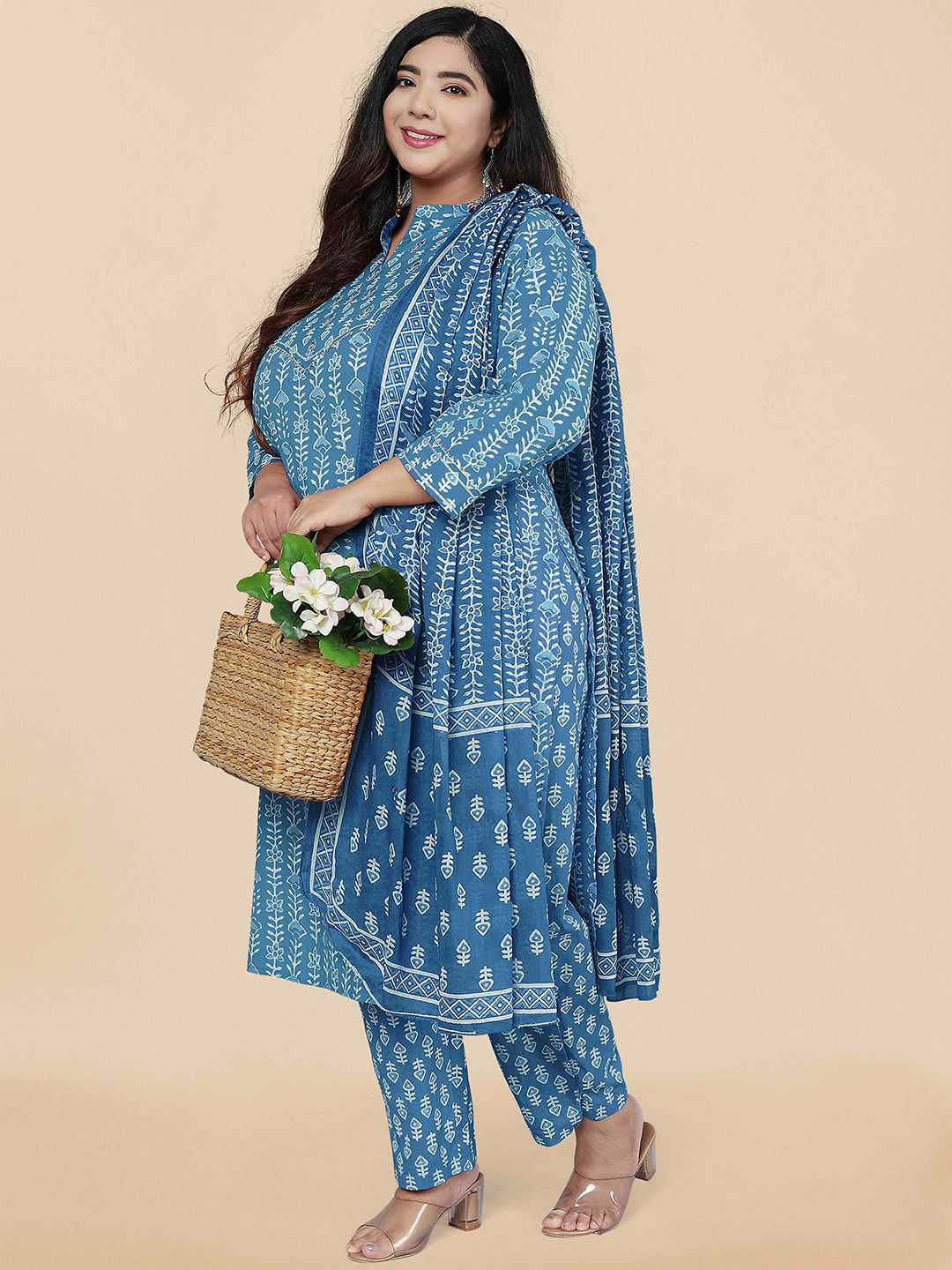Dhiyona KL Plus Size Floral Printed Gotta Patti Pure Cotton Kurta Set & With Dupatta