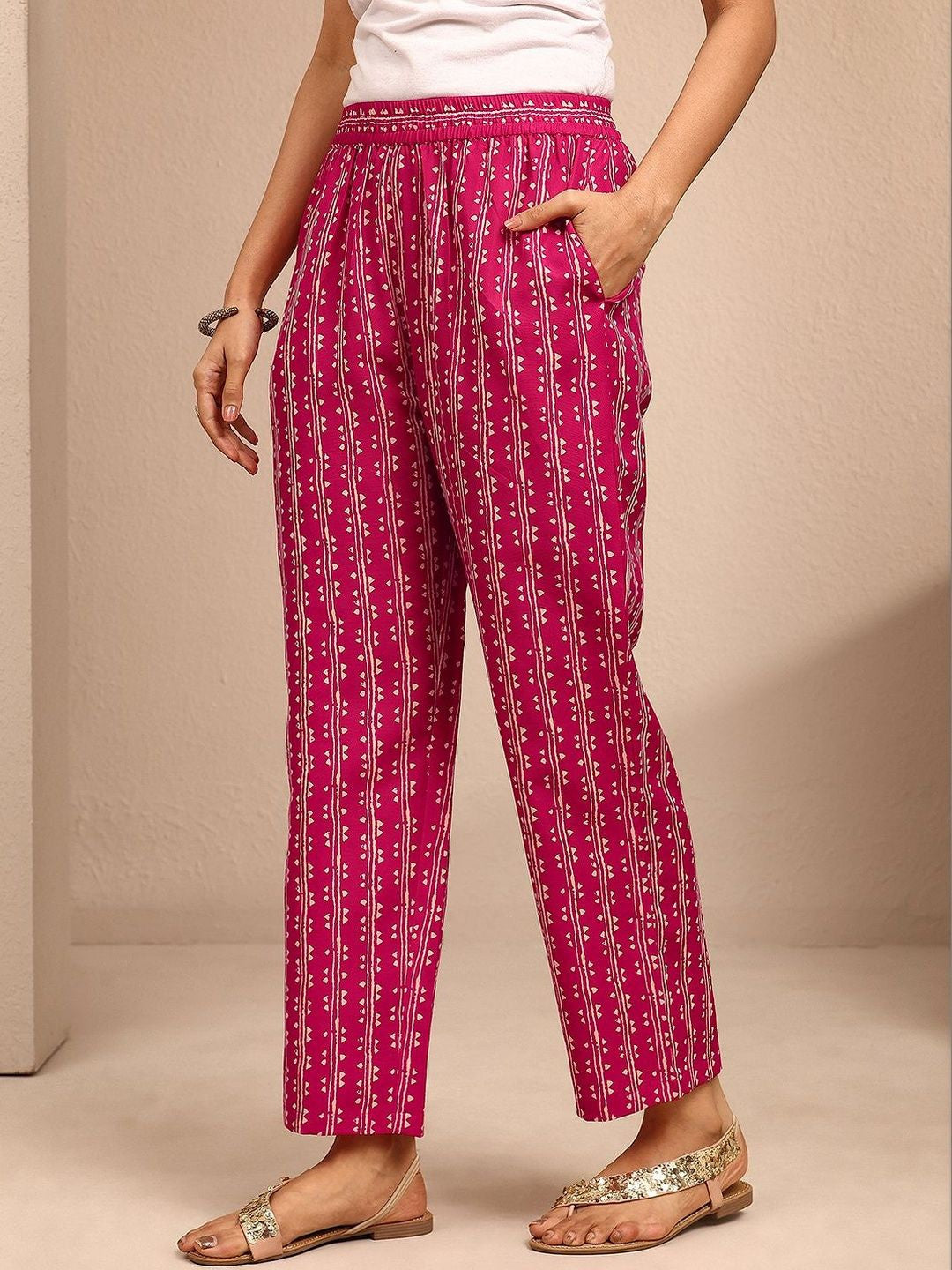 Women Floral Printed Regular Thread Work Kurta with Trousers & With Dupatta