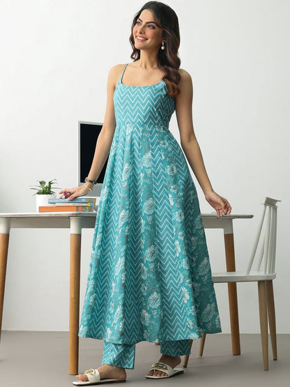 Women Printed Regular Cotton Blend Kurta with Trousers & With Dupatta