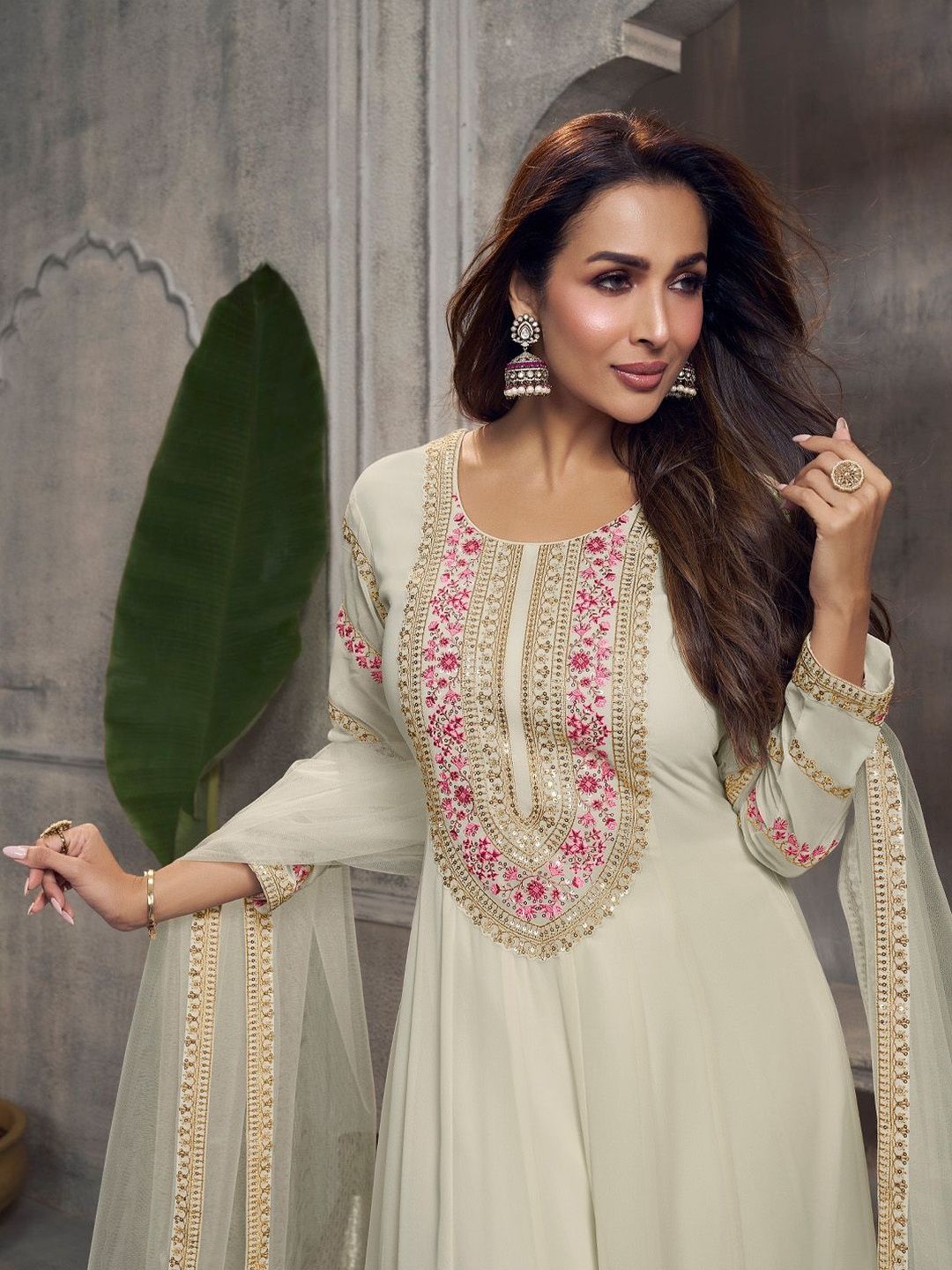 Dhiyona IN Women Ethnic Motifs Embroidered Panelled Thread Work Kurta with Palazzos & With Dupatta
