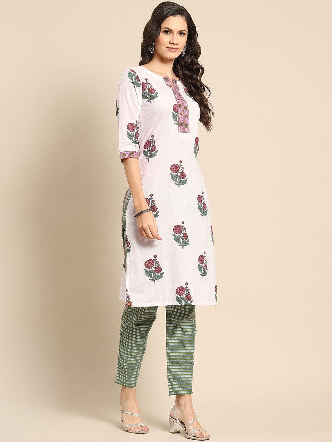 Women Floral Printed Regular Kurta with Trousers & With Dupatta