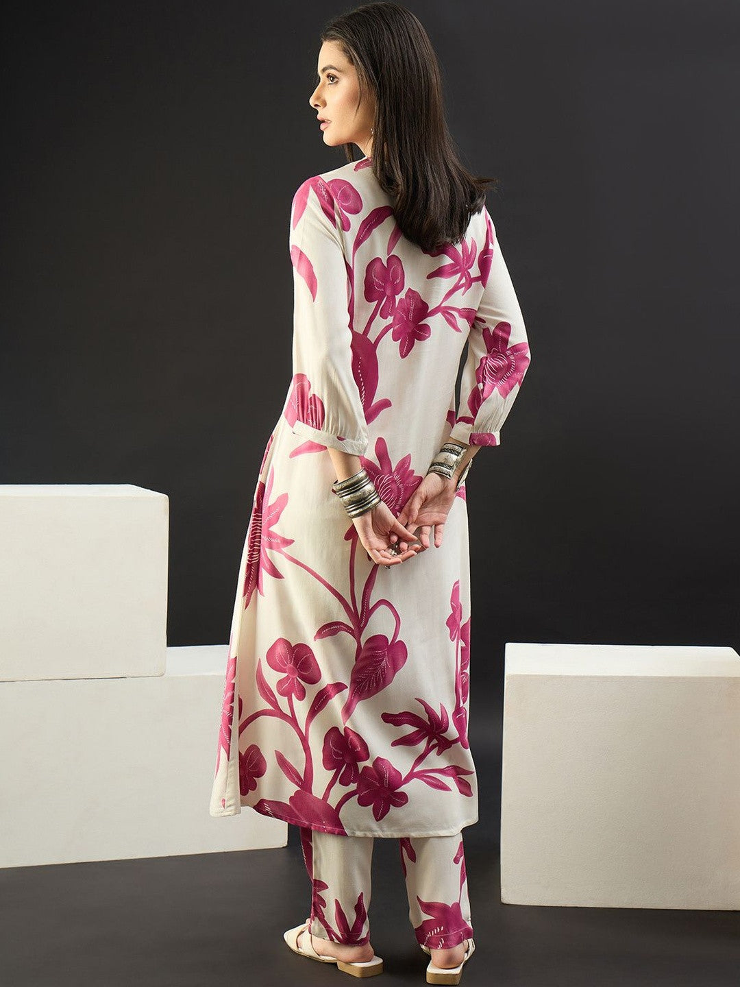 Women Floral Printed Regular Kurta with Trousers
