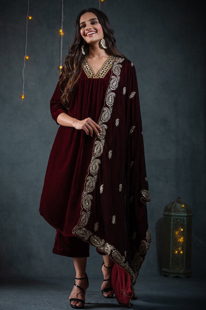 Dhiyona ST Women's Burgundy Velvet Kurta with Mirror Lace and Pants 2 Piece Set | Straight Fit, V Neck, 3/4 Sleeves, Pants, Festive Wear, (Velvet)