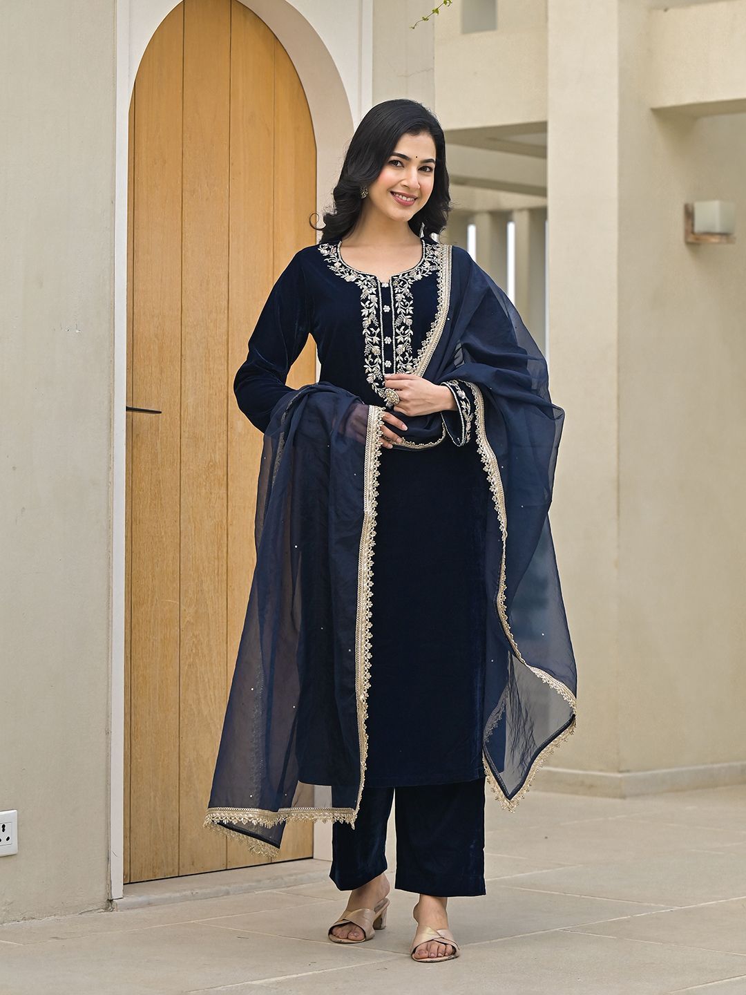 Dhiyona KL Floral Embroidered Stones & Beads Embellished Velvet Kurta & Trouser & Dupatta