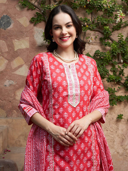 Floral Printed Gotta Patti Pure Cotton Kurta with Trousers & Dupatta