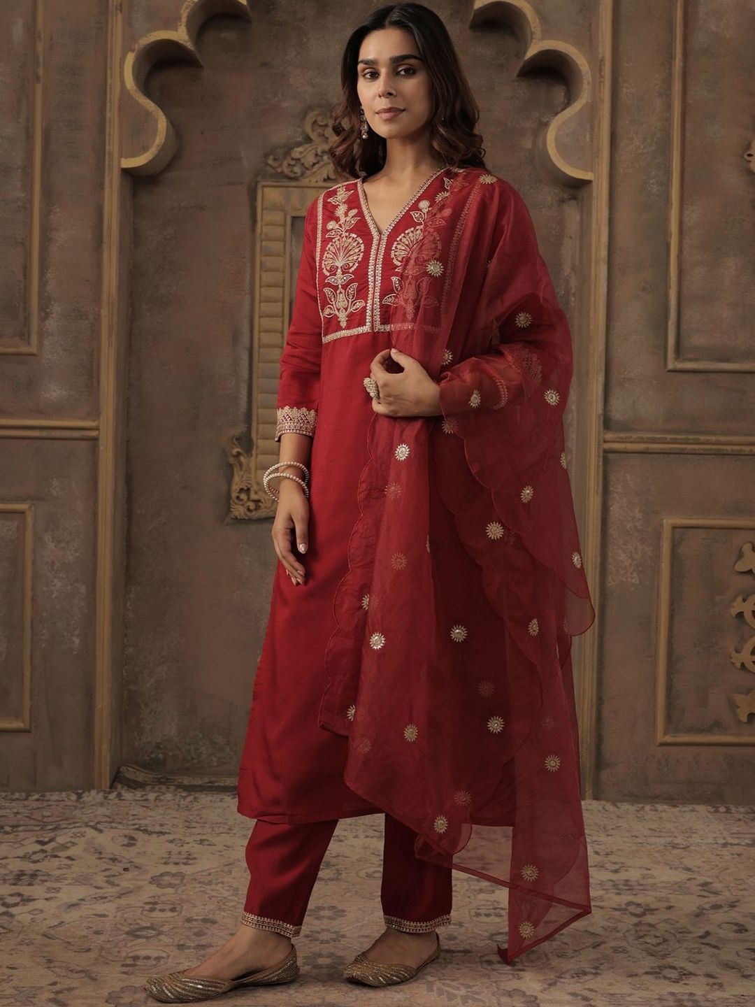 Dhiyona IE Women Ethnic Motifs Embroidered Kurta with Trousers & Dupatta