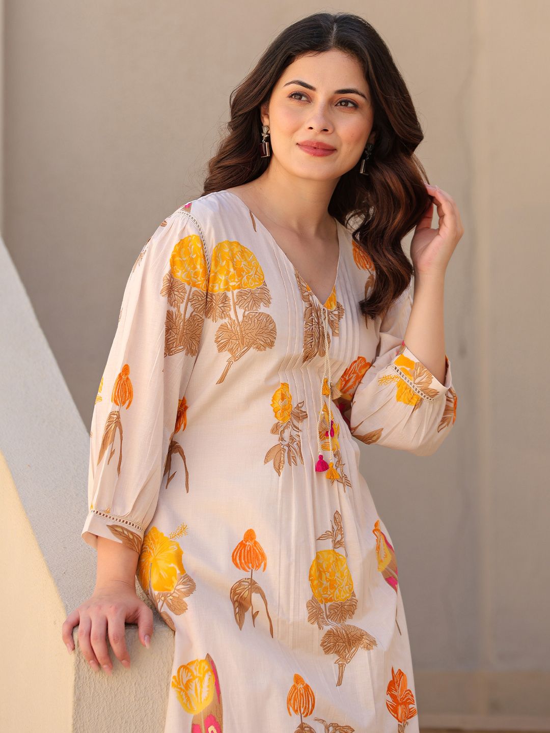 Floral Printed V-Neck Pure Cotton Straight Kurta With Trousers