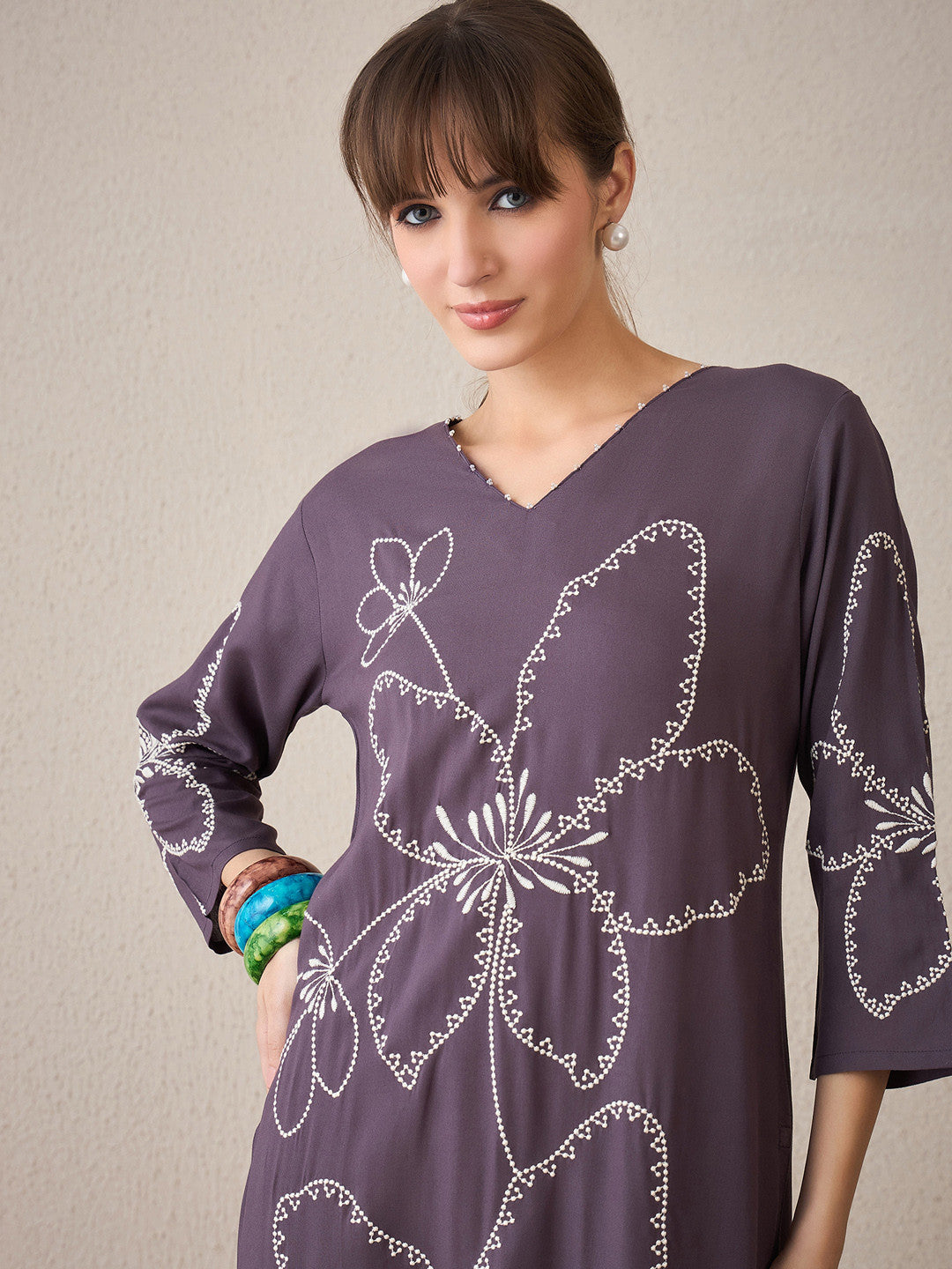 Women Floral Embroidered Regular Thread Work Kurta with Palazzos