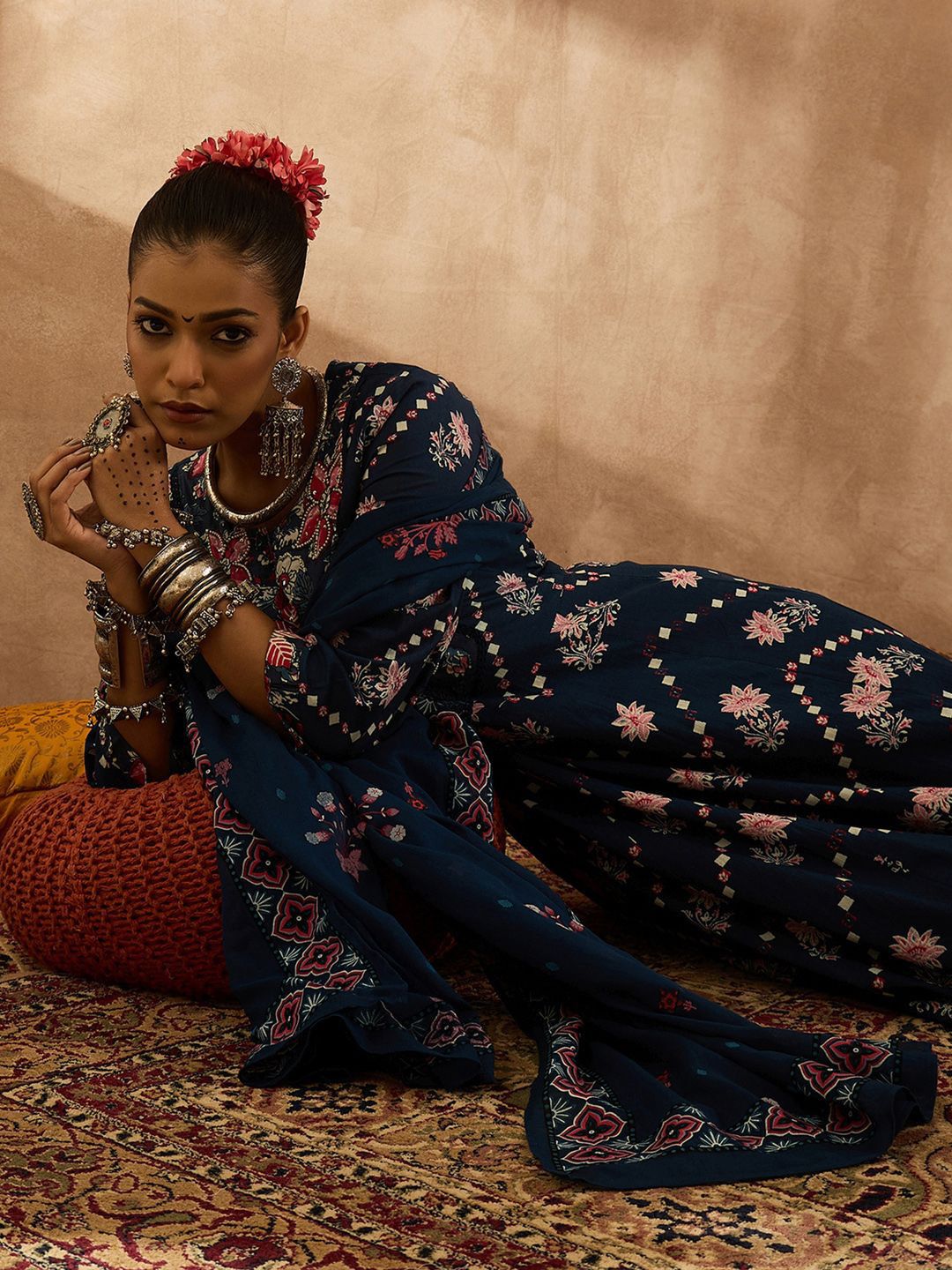 Dhiyona IE Women Floral Embroidered Regular Beads and Stones Pure Cotton Kurta with Trousers & With Dupatta