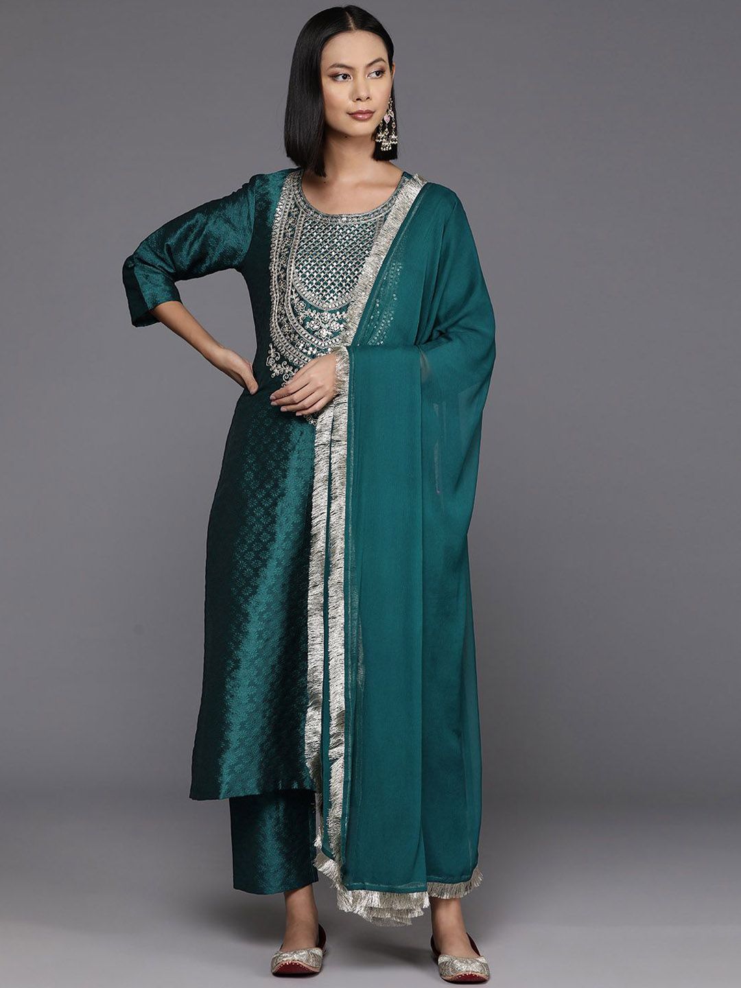 Dhiyona VA Women'sYoke Design Sequinned Straight Kurta & Trousers With Dupatta