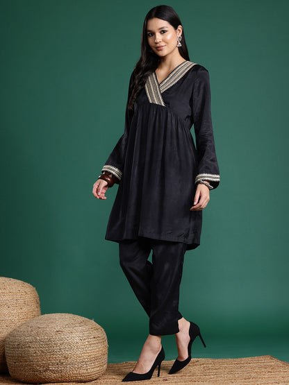 Embroidered Sequin Detail Kurta Set