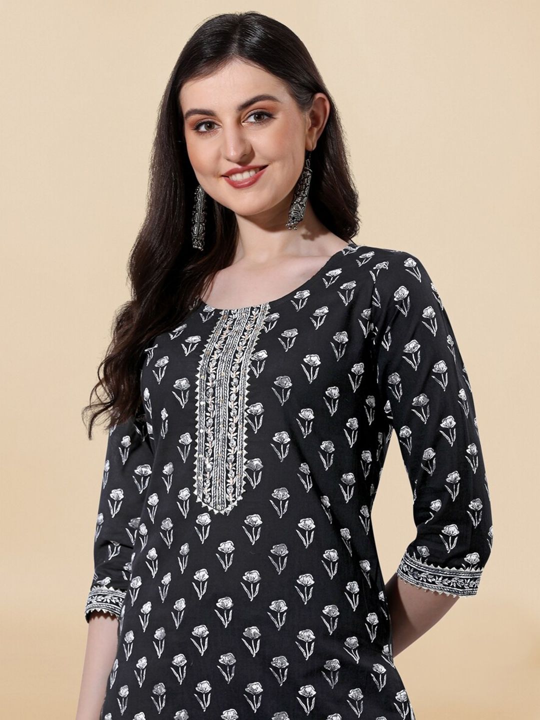 Dhiyona KL Floral Printed Gotta Patti Pure Cotton Kurta With Trousers & Dupatta