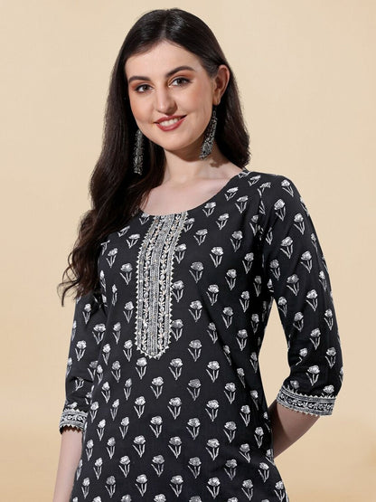 Dhiyona KL Floral Printed Gotta Patti Pure Cotton Kurta With Trousers & Dupatta
