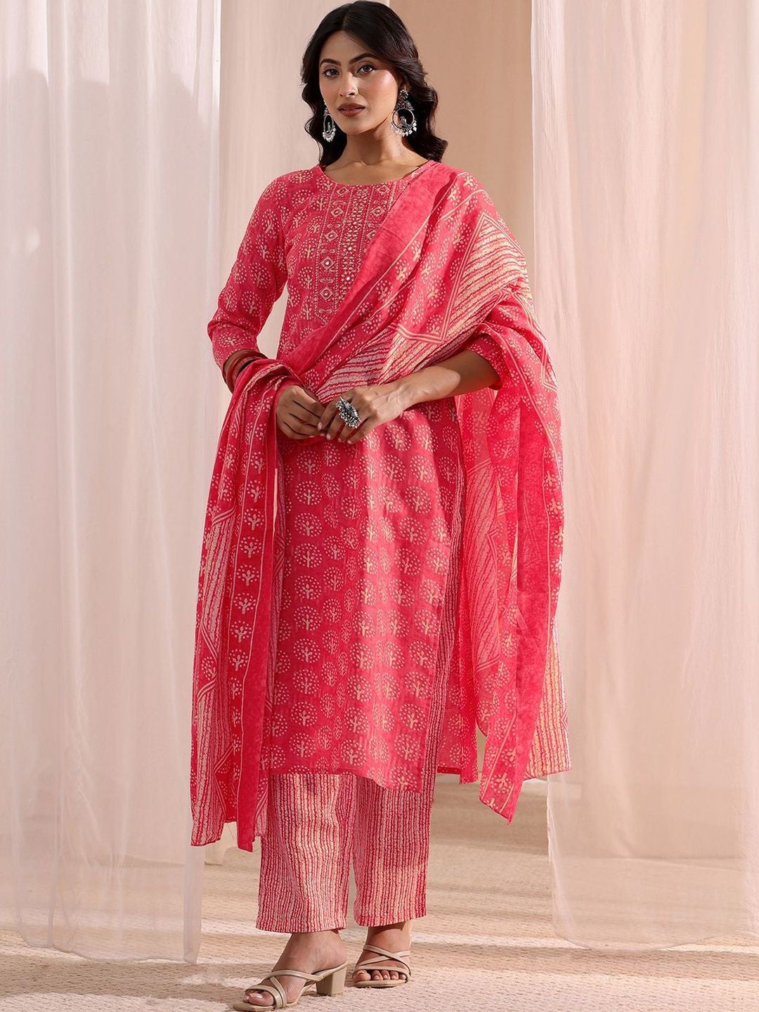 Women Ethnic Motifs Printed Regular Kurta with Trousers & With Dupatta