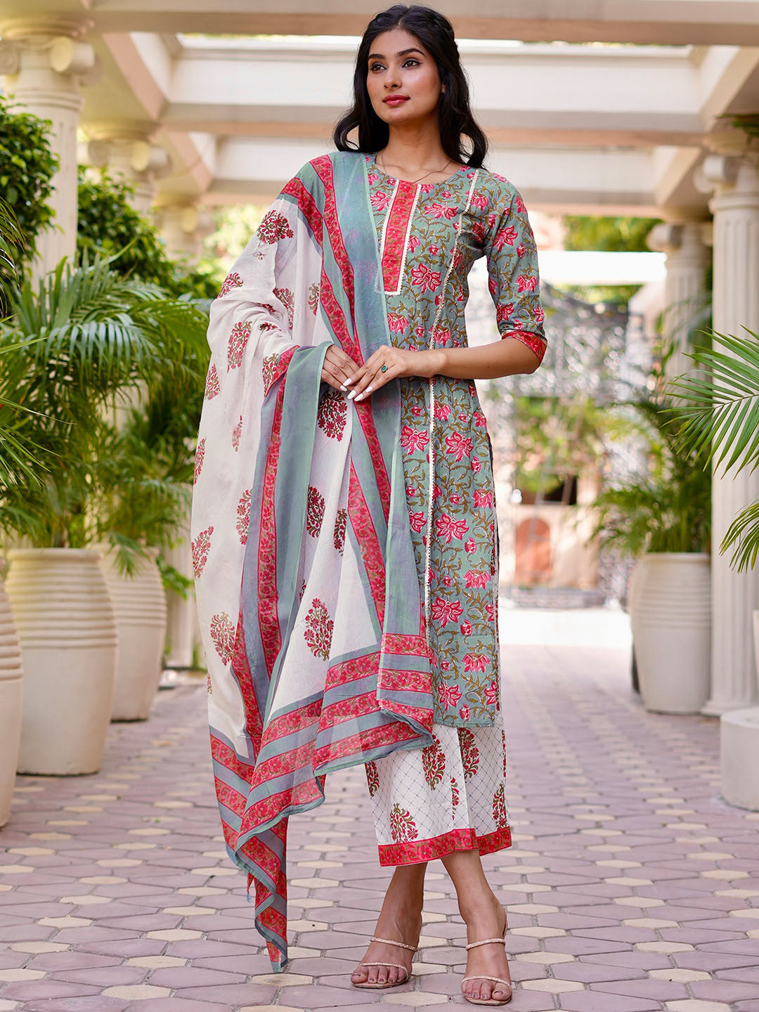 Women Grey & Peach-coloured Floral Print Cotton Kurta Palazzos Dupatta