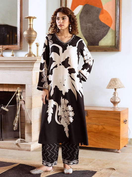 Dhiyona IS Women's Women Floral Printed Regular Thread Work Kurta with Trousers