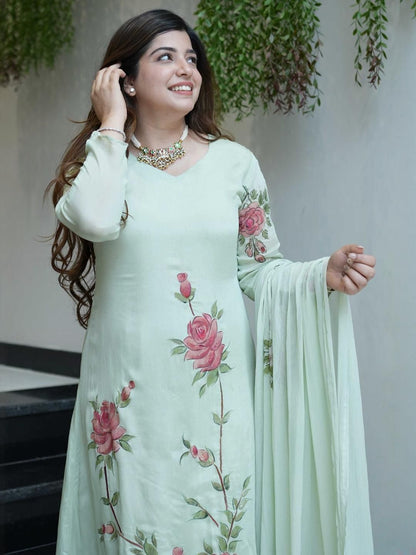 Dhiyona KL Women Green Silk Chiffon Printed Kurta Sets