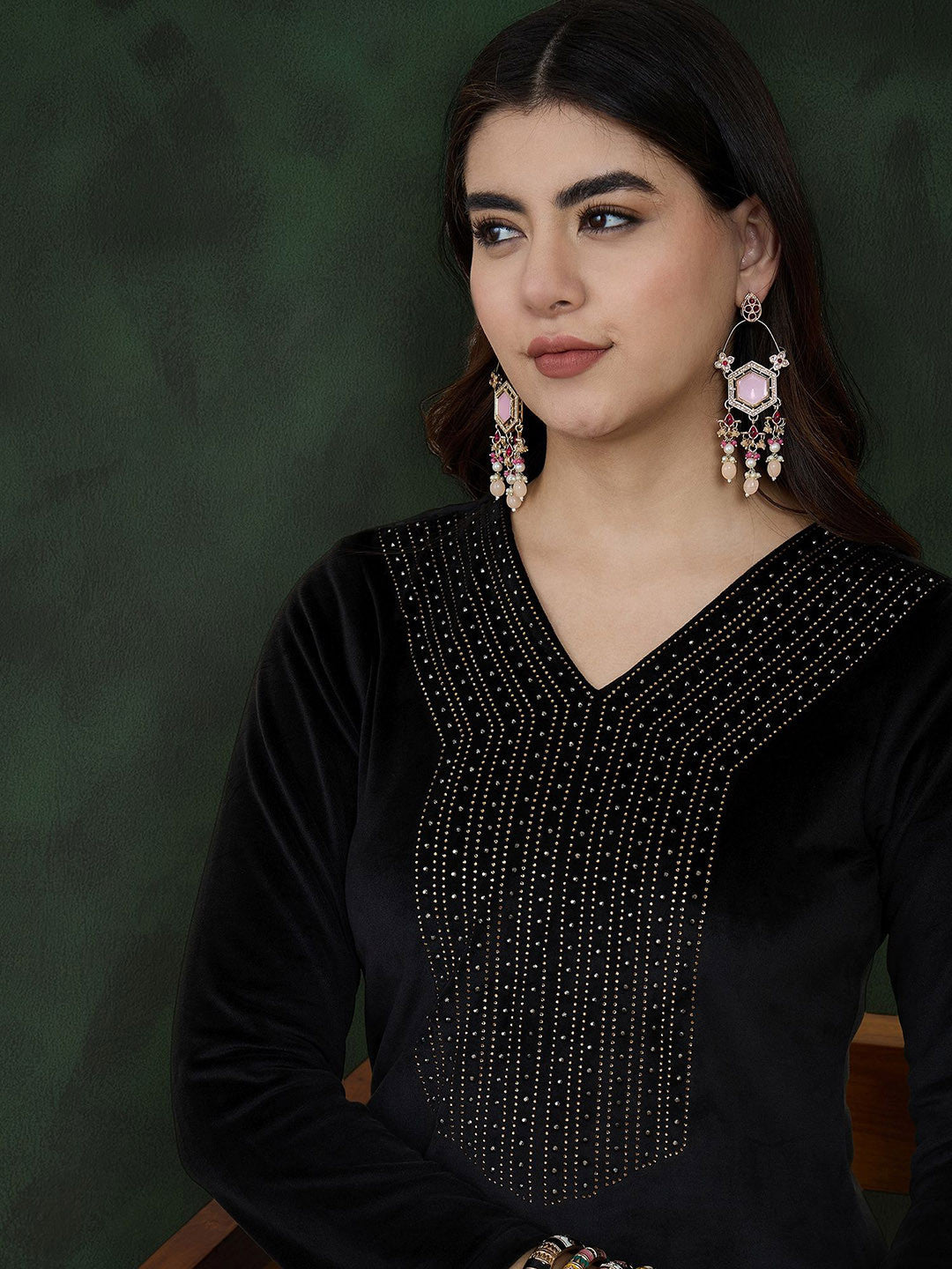 Dhiyona SN Black Geometric Yoke Design V-Neck Velvet Kurta With Trouser
