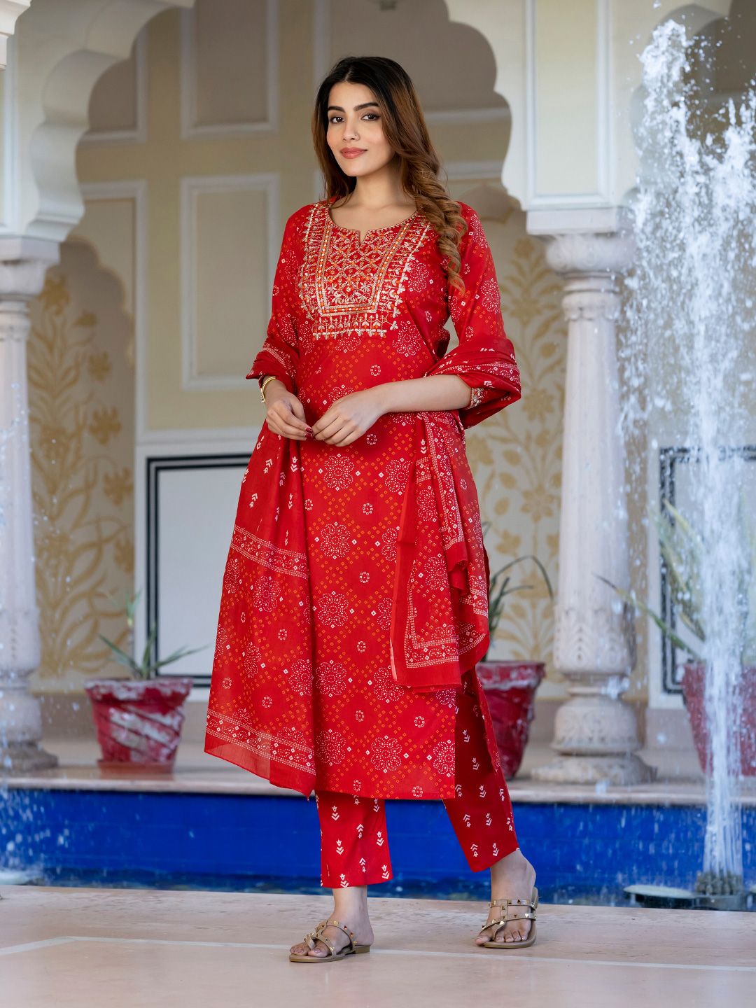 Dhiyona KL Bandhani Printed Notch Neck Pure Cotton Straight Kurta With Trousers & Dupatta