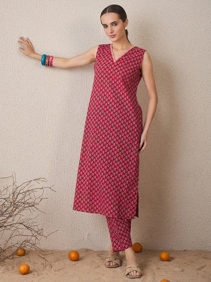 Floral Printed Pure Cotton Sleeveless V-Neck Straight Kurta With Trousers