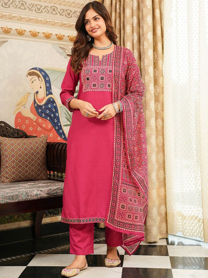 Dhiyona KL Ethnic Motifs Printed Straight Kurta With Trouser & Dupatta