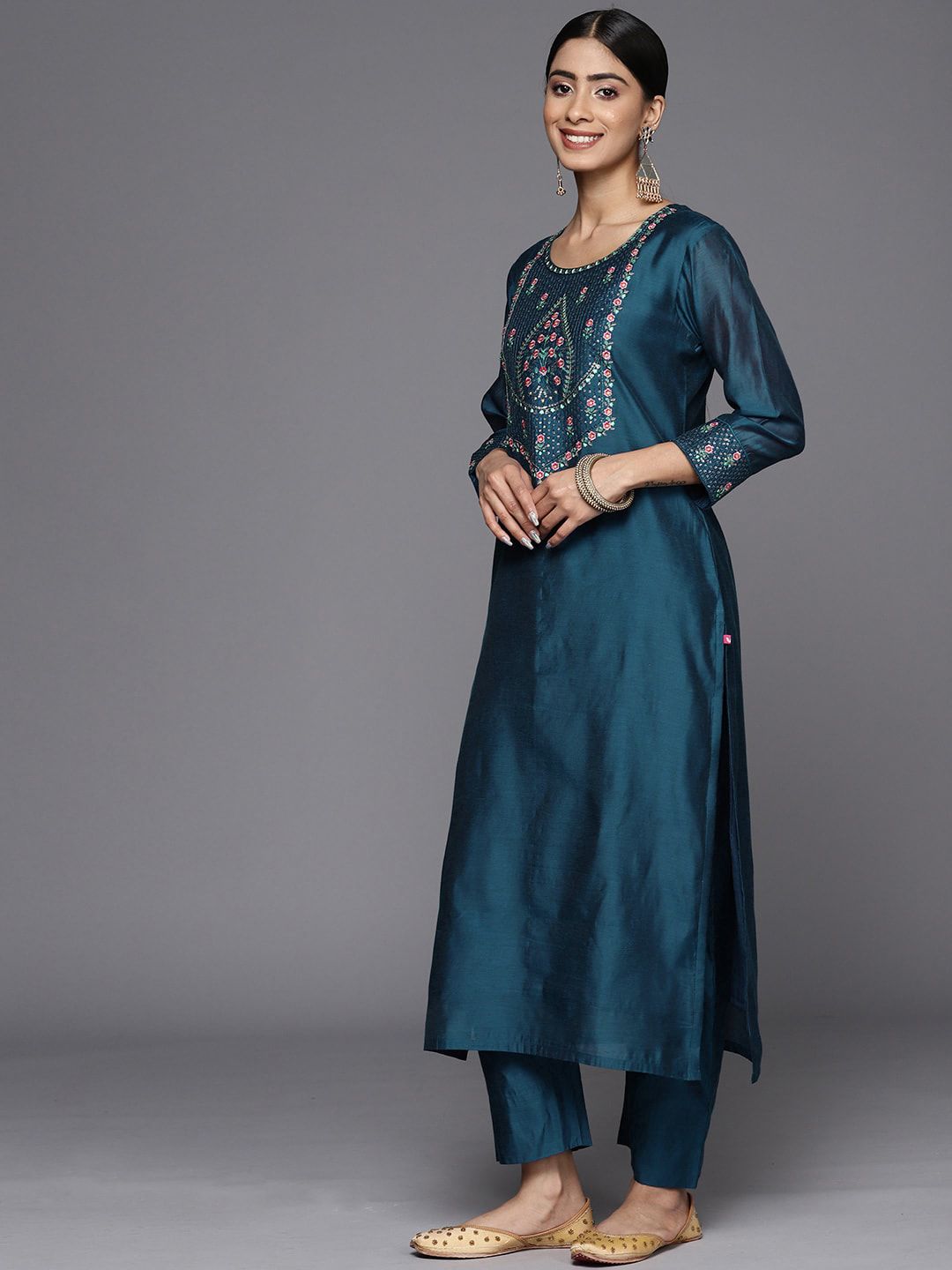 Dhiyona VA Women'sFloral Yoke Design Regular Sequinned Chanderi Silk Kurta with Trousers & Dupatta