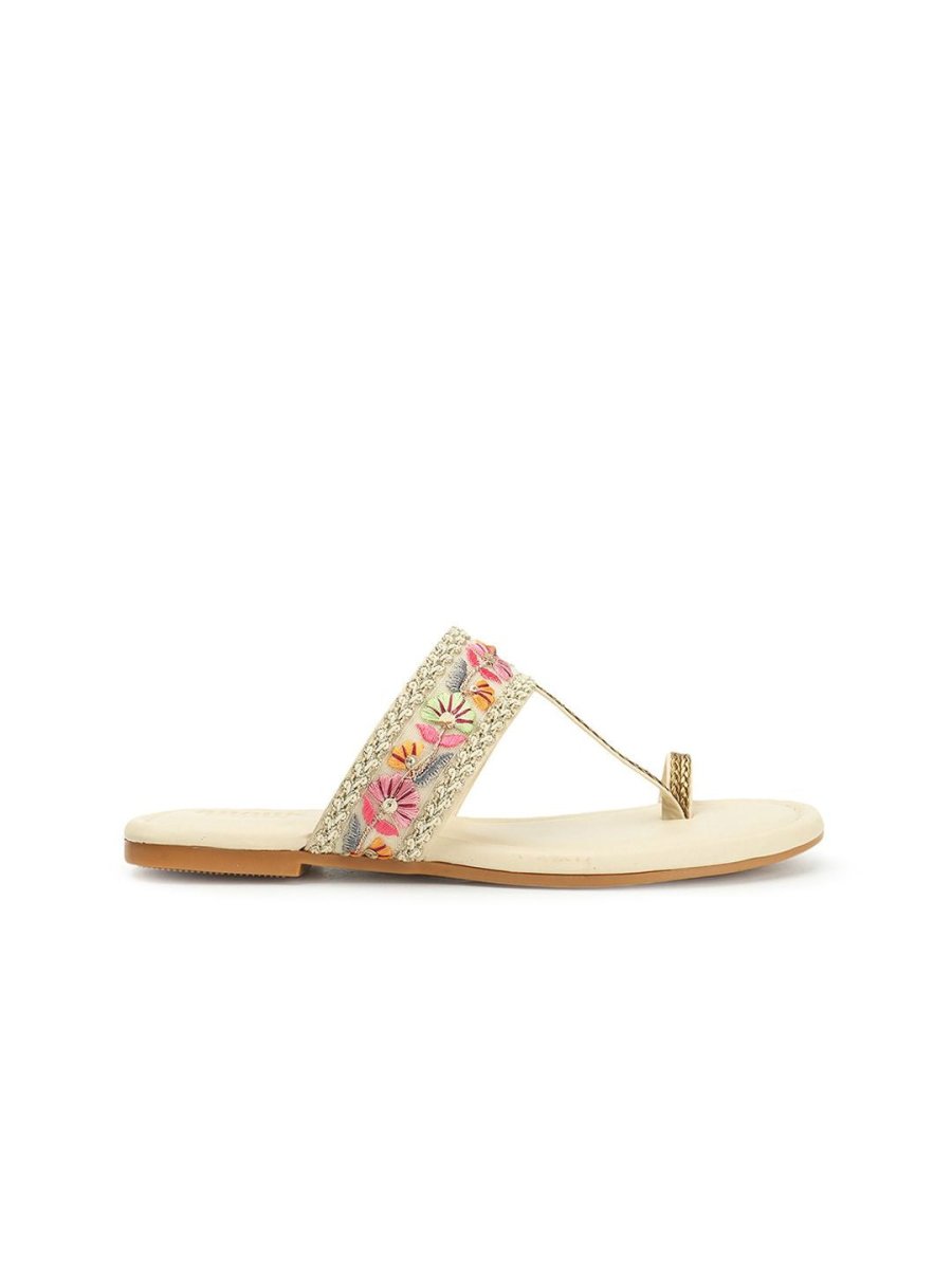Dhiyona AK Embellished One Toe Flats