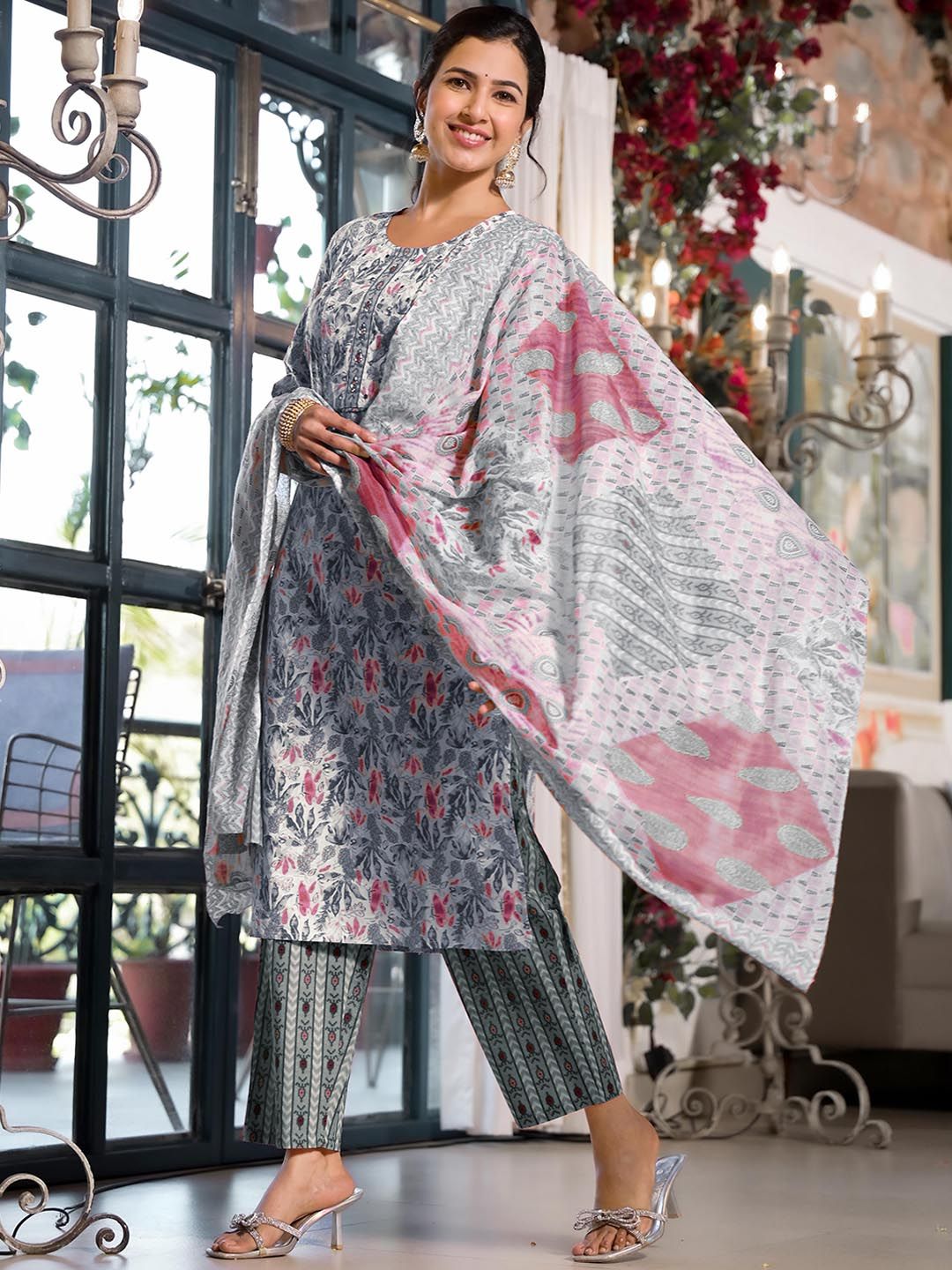 Dhiyona KL Floral Printed Regular Mirror Work Pure Cotton Kurta with Trousers & With Dupatta