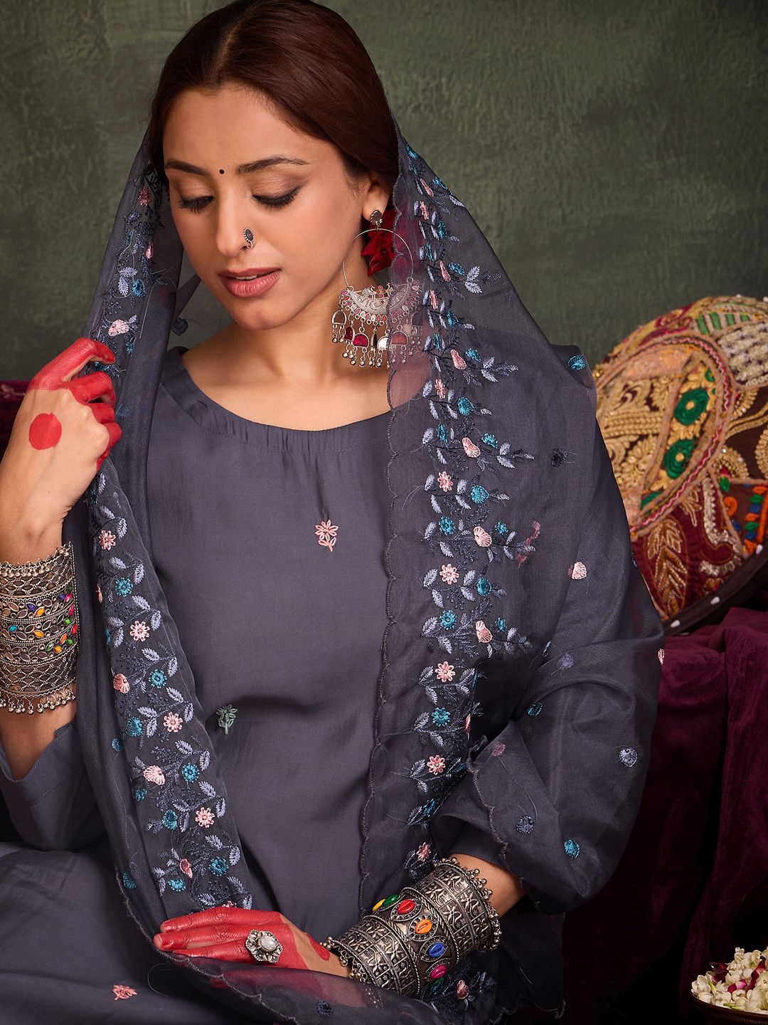 Floral Embroidered Thread Work Straight Kurta With Trousers & Dupatta