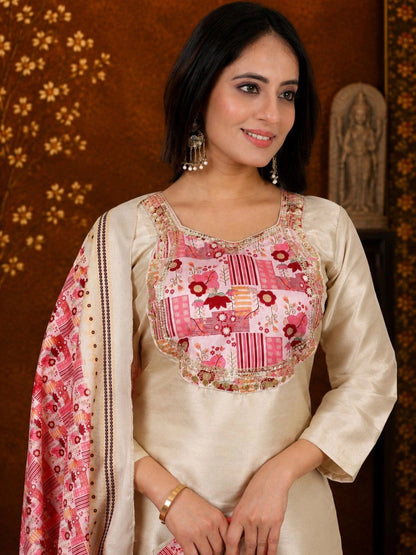 Women Ethnic Motifs Embroidered Regular Thread Work Kurta with Trousers & With Dupatta