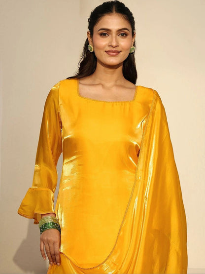 Women Regular Kurta with Palazzos & With Dupatta