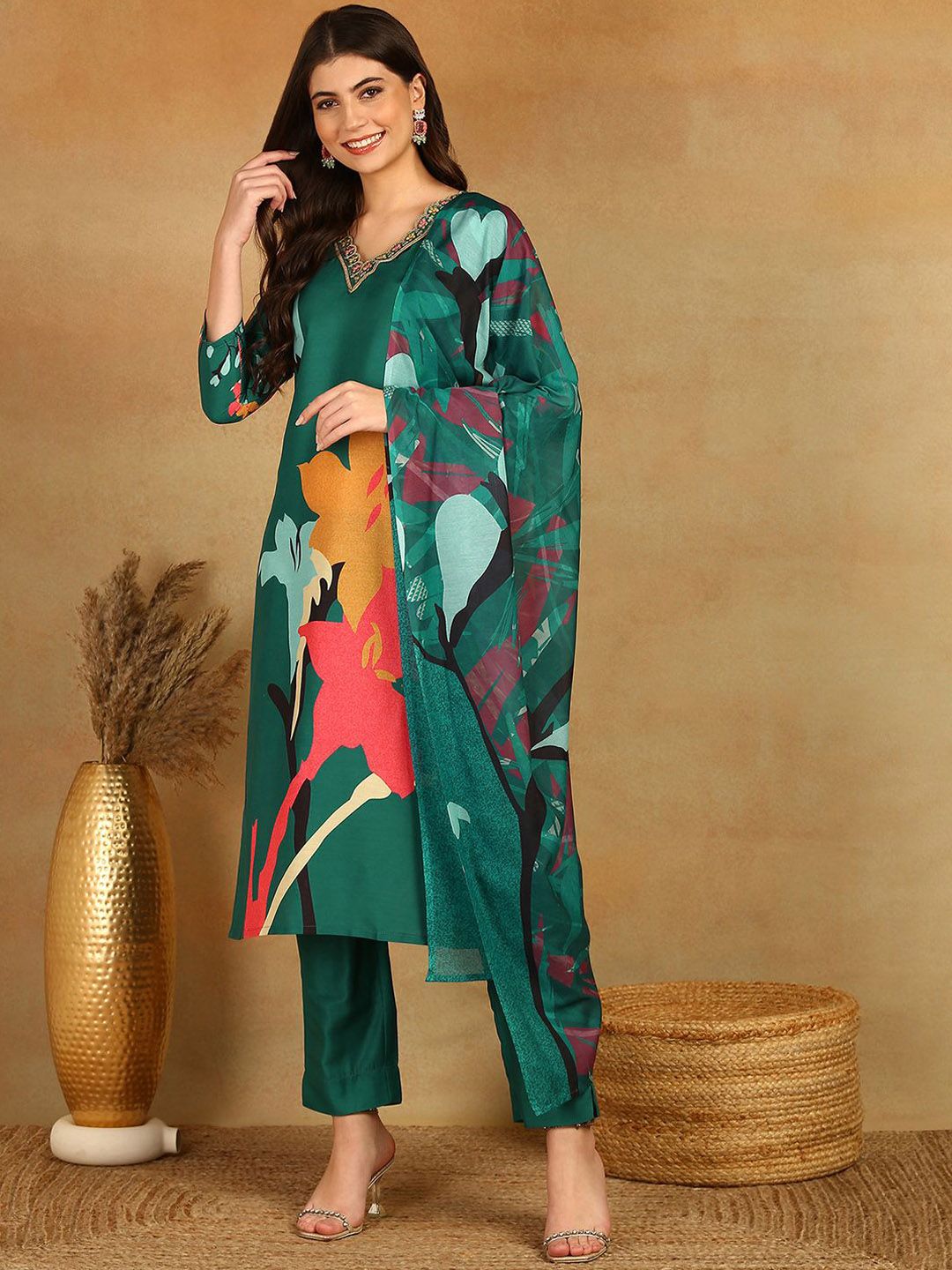 Dhiyona KL Floral Printed V-Neck Beads and Stones Kurta with Trousers & Dupatta