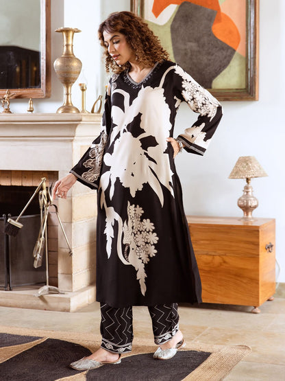 Dhiyona IS Women's Women Floral Printed Regular Thread Work Kurta with Trousers
