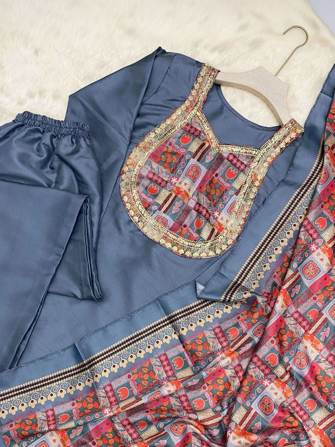 Women Ethnic Motifs Regular Kurta with Trousers & With Dupatta