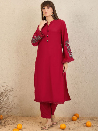 Dhiyona IE Mandarin Collar Thread Work Straight Kurta with Trousers
