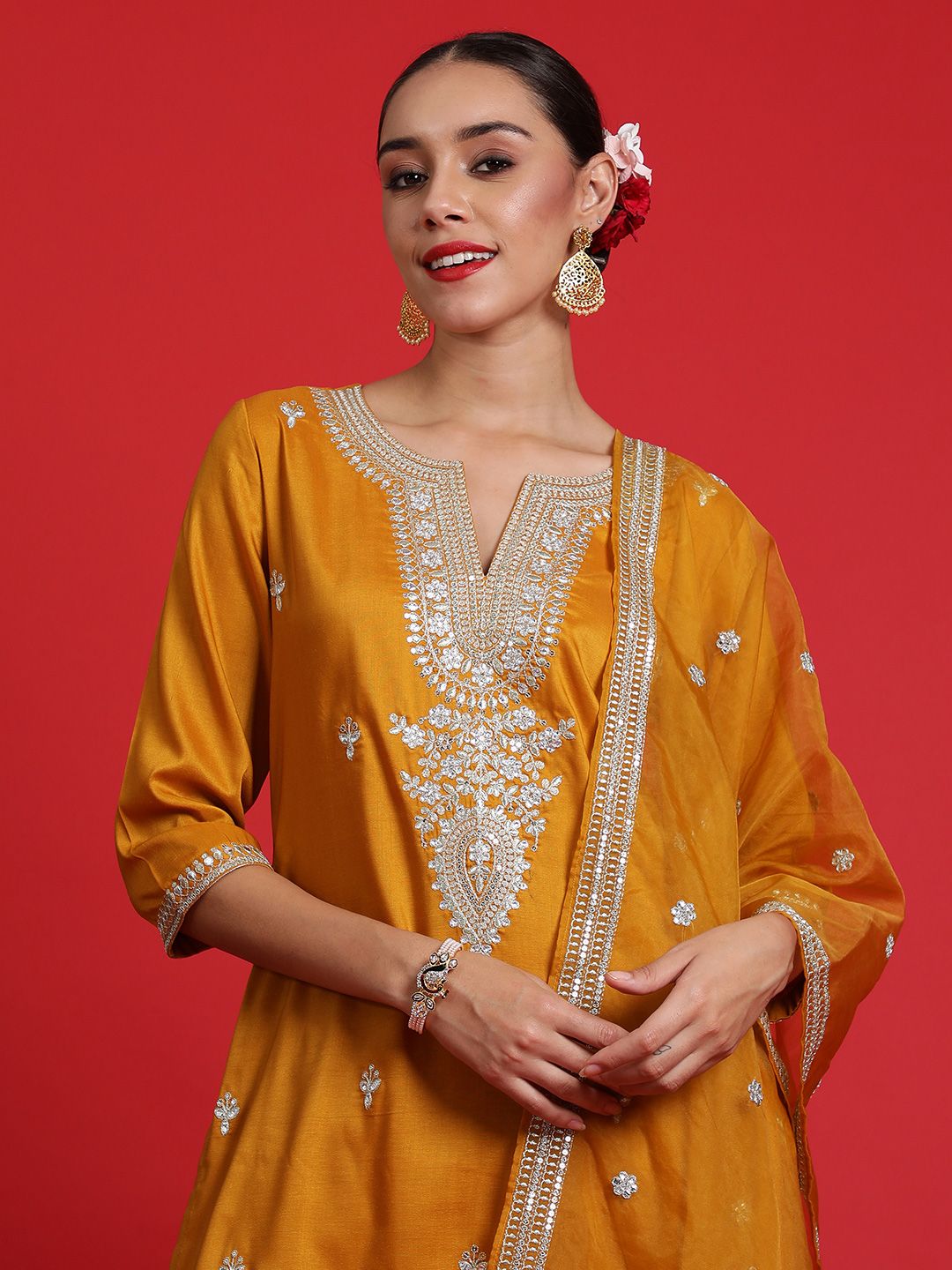 Dhiyona IE Floral Embroidered Regular Sequinned Kurta with Trousers & Dupatta