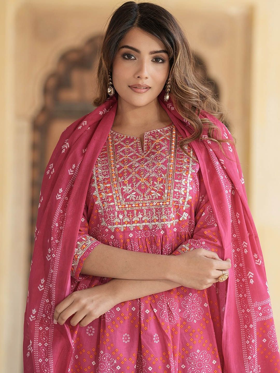 Dhiyona KL Bandhani Embroidered Regular Thread Work Pure Cotton Kurta with Trousers & Dupatta