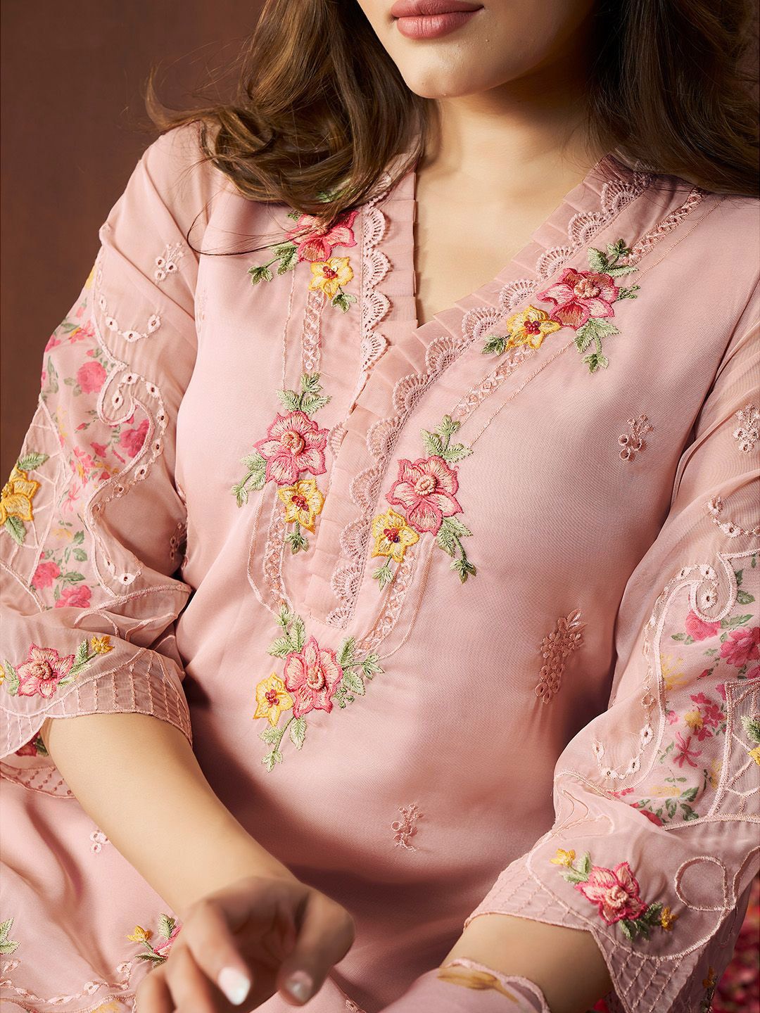 Dhiyona IS Women's Women Floral Embroidered Regular Kurta with Trousers & With Dupatta