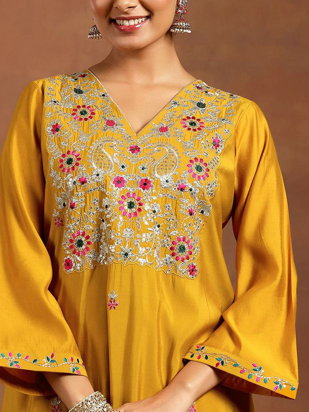 Ethnic Motifs Embroidered Sequinned V-Neck Straight Kurta With Trouser & Dupatta