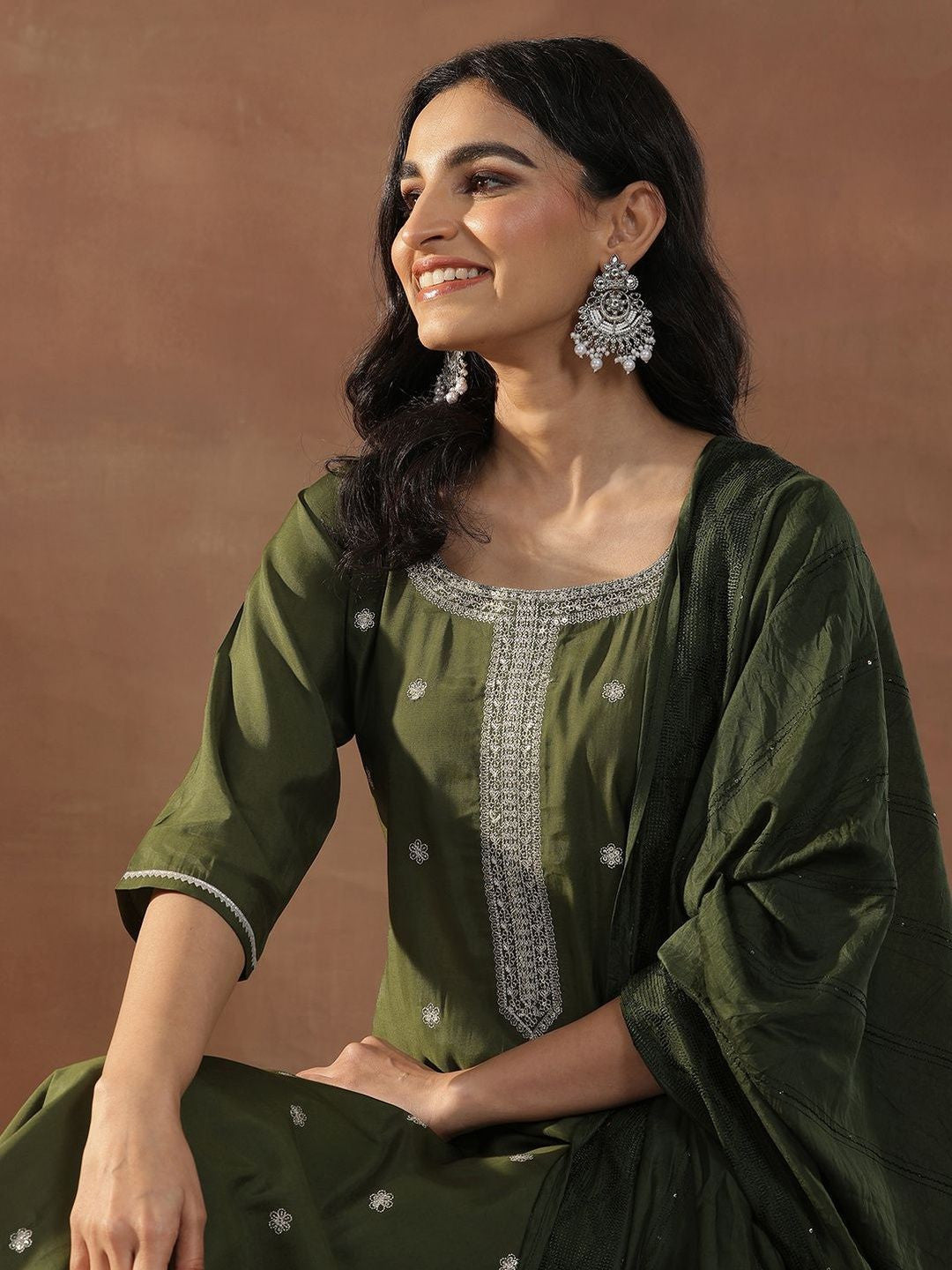 Women Floral Embroidered Regular Sequinned Kurta with Trousers & With Dupatta