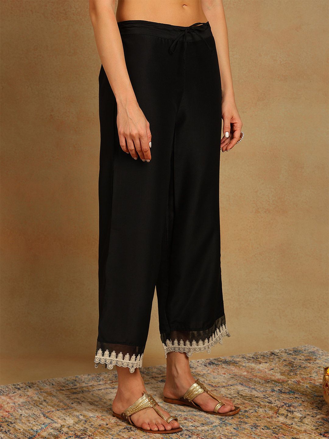 Dhiyona KL Rpund Neck Thread Work Anarkali Kurta with Palazzos & Dupatta