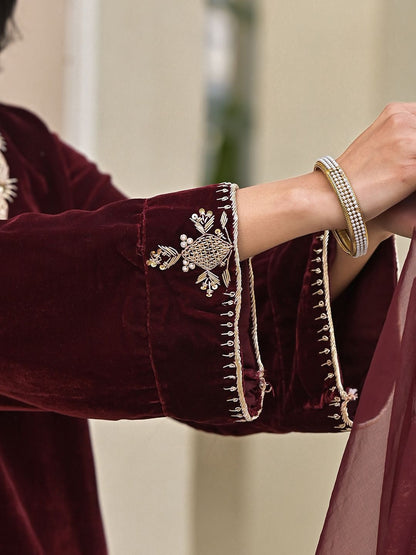 Dhiyona KL Ethnic Motifs Embroidered Embellished Velvet Straight Kurta With Trouser & Dupatta
