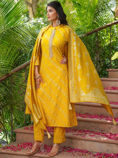 Dhiyona KL Floral Printed Mandarin Collar Straight Kurta With Trousers And Dupatta