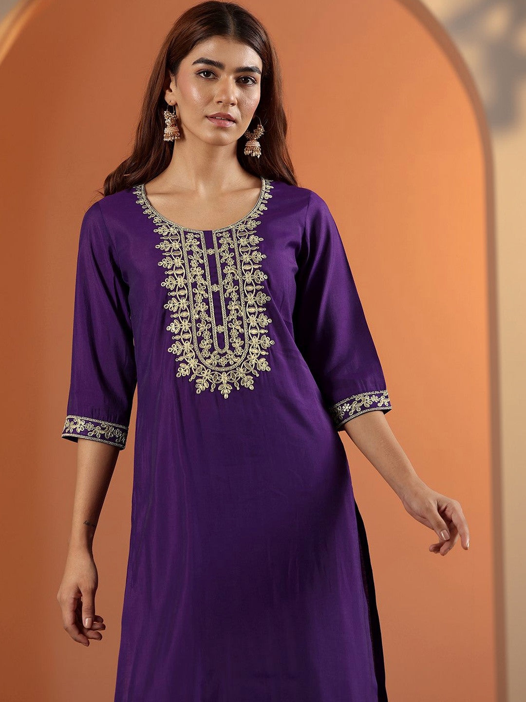 Women Ethnic Motifs Embroidered Regular Thread Work Kurta with Trousers