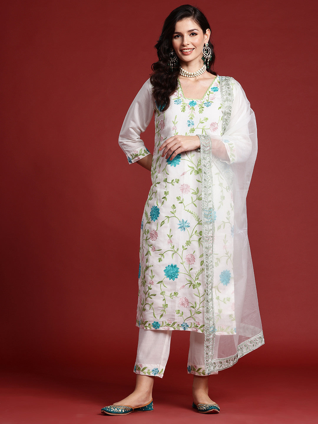 Women Floral Embroidered Thread Work Kurta With Trousers & Dupatta