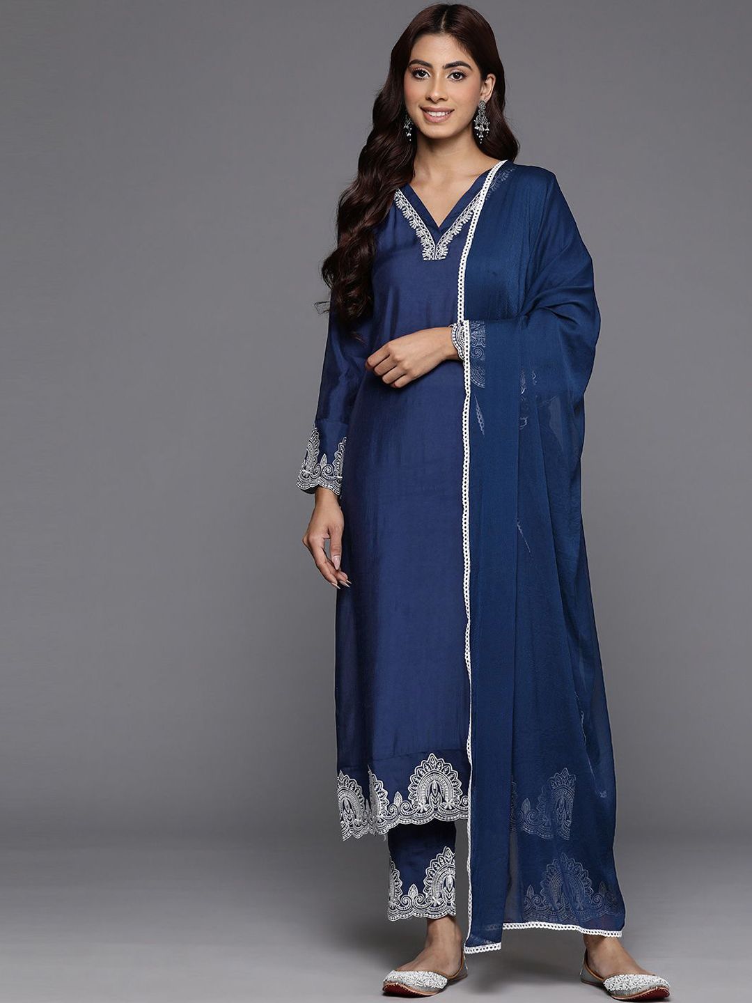 Dhiyona VA Women'sEthnic Thread Embroidered Kurta & Trousers With Dupatta